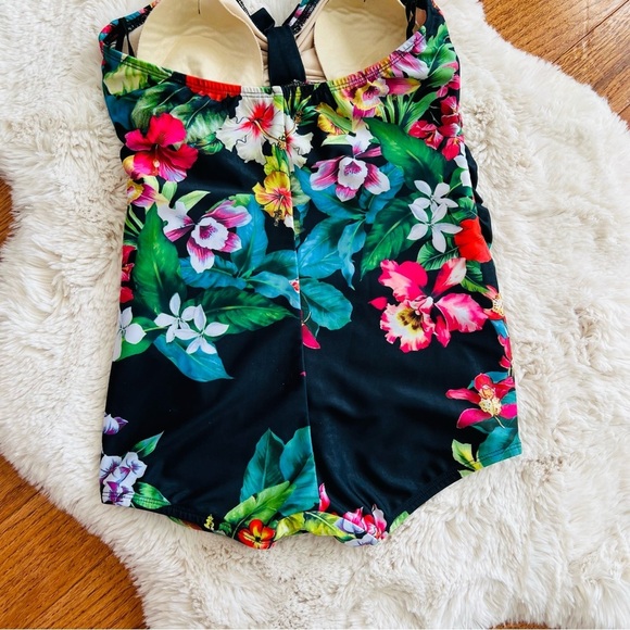 Sugar Doll floral retro pinup halter one piece swimsuit - Picture 10 of 13